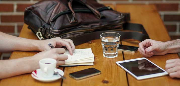 Besprechung über Konzept für Website erstellen Bargteheide